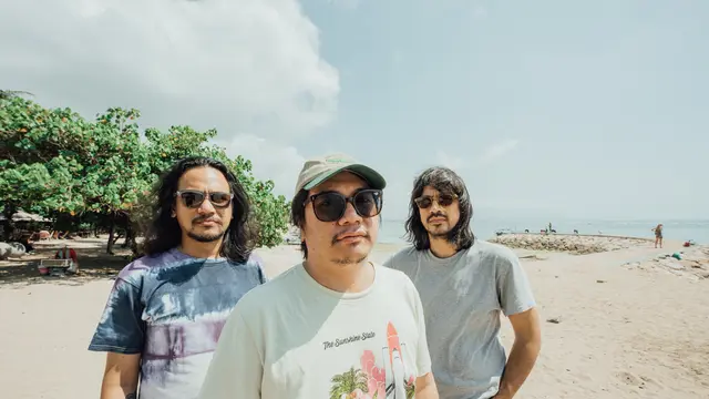 Kelompok Penerbang Roket Gambarkan Filosofi Perjalanan Band dalam Rilis Album Baru Berjudul KOMA